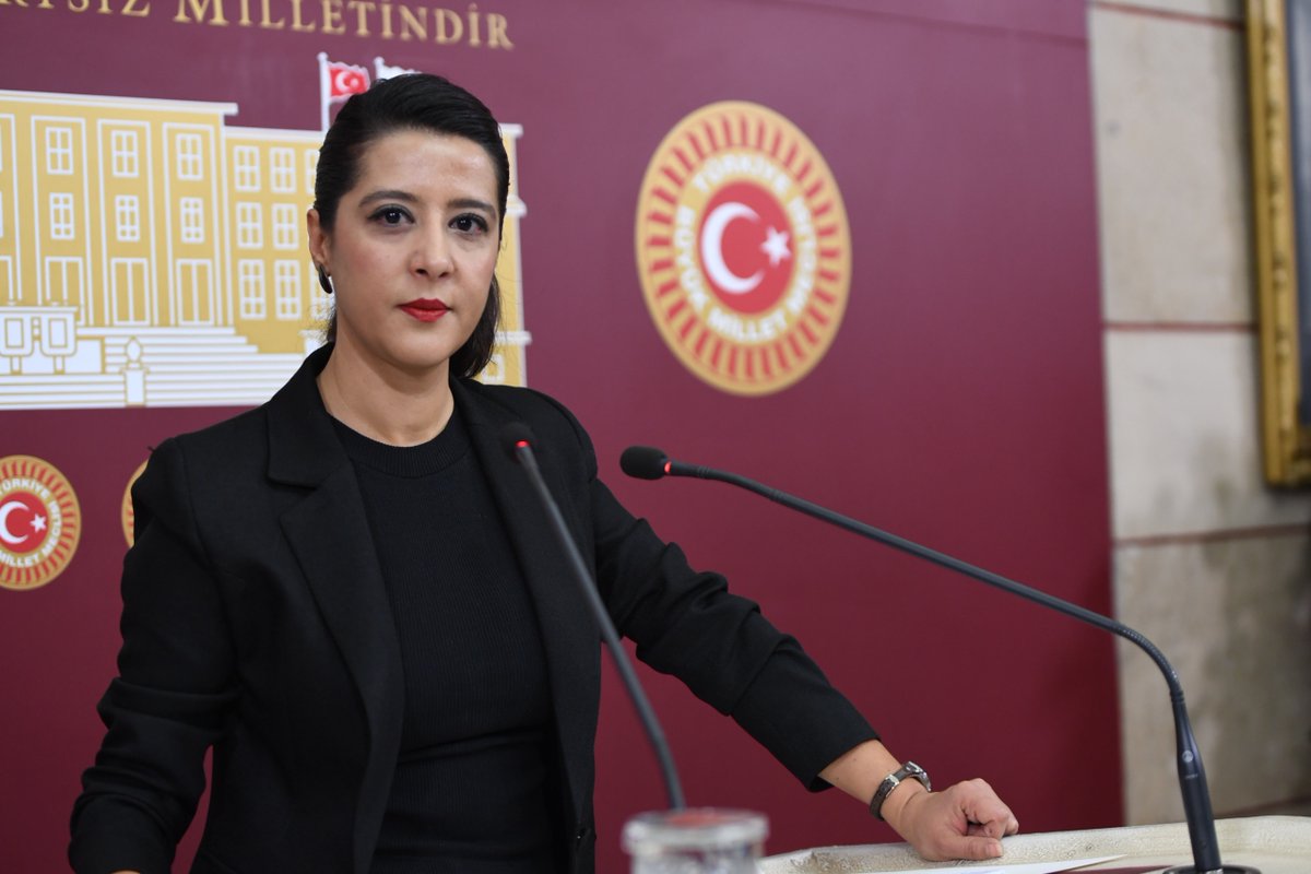 📍EMEP Antep Milletvekili Sevda Karaca, kamu görevlilerinin şiddetine uğrayan trans erkeğin yaşadıklarını İçişleri Bakanı’na sordu <a href="/sevdakaraca/">Sevda Karaca</a> 

kaosgl.org/haber/sevda-ka…