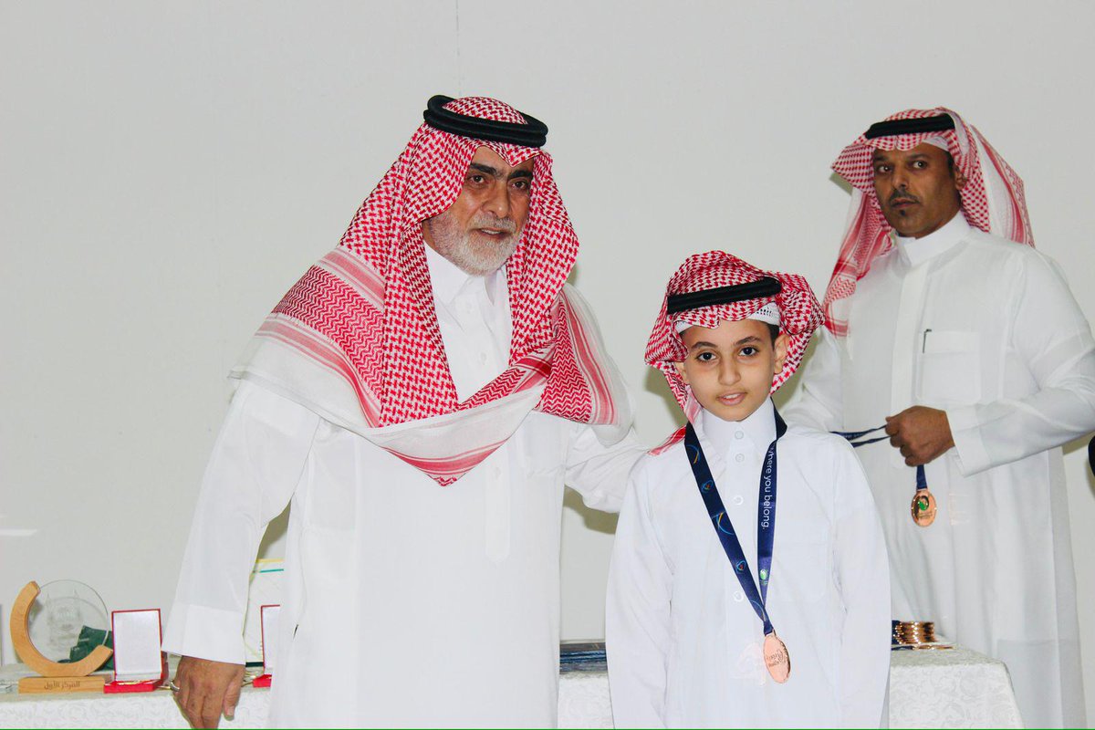 kamstabuk2's tweet photo. مدير تعليم تبوك يكرّم أبطال "مسابقة كانجارو 2025" و"مسابقة بيبراس" بحضور أولياء الأمور:

🥈 طلال عطالله خضر العطوي – الميدالية الفضية (مسابقة كانجارو 2025) – الابتدائي بنين
🥈 هتان عبدالله مخضور الحارثي – الميدالية الفضية (مسابقة بيبراس 2025 للمعلوماتية) – الابتدائي بنين
🥉 محمد عادل محمد الرشيد – الميدالية البرونزية (مسابقة كانجارو 2025) – الابتدائي بنين
🥉 زياد منير حسن عيد – الميدالية البرونزية (مسابقة بيبراس للمعلوماتية) – المرحلة المتوسطة – بنين
🥉 حور إبراهيم العطوي – الميدالية البرونزية (مسابقة كانجارو 2025) – الطفولة المبكرة / المسار العالمي
🥉 رهف أحمد مباركي – الميدالية البرونزية (مسابقة كانجارو 2025) – الثانوي – بنات
🥉 رسيل وليد البلوي – الميدالية البرونزية (مسابقة كانجارو 2025) – الثانوي – بنات

إنجاز يستحق الفخر.. وموهبة تستحق الدعم
#مدارس_الملك_عبدالعزيز_النموذجية_تبوك
#مسابقة_كانجارو_2025
#مسابقة_بيبراس