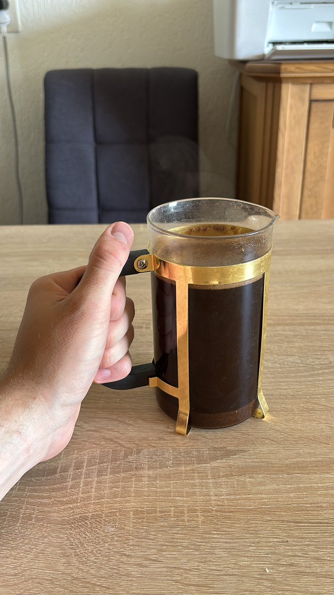 When you only have time for one cup of coffee before your 12h shift 😬😅