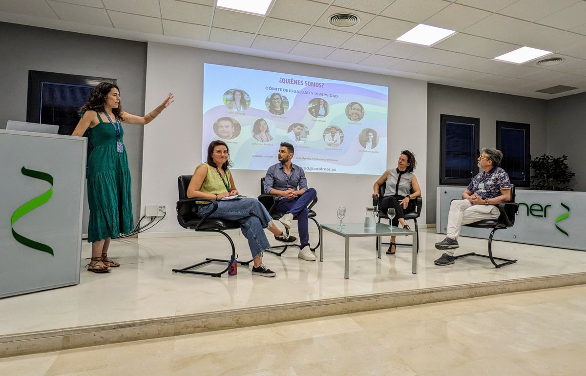 cabimer's tweet image. Hoy hemos tenido en CABIMER el primer encuentro por la visibilización del colectivo LGTBIQ+ en el ámbito científico. Os dejamos una imagen de la presentación de las mesa redonda. ¡Muchas gracias a todos!