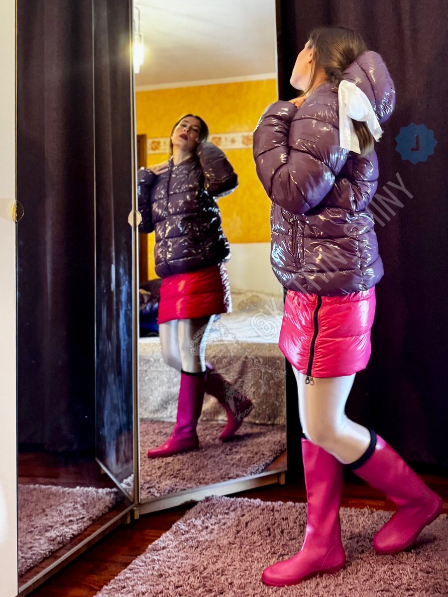 Katrin_Shiny's tweet photo. Terribly chilly and wet out there - 🪞💃 styling a look for this endless rain ⛈️
#Rainworld #Rainoutfit #Raincoat #Rainboots #Rainfashion #Rainstyle #WeatherProof https://t.co/bSOfty08Ig
