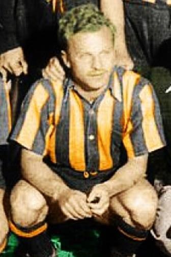 HistoriaCAP's tweet image. 🗓️#UnDíaComoHoy de 1949, @OficialCAP vencía 3-1 a Nacional por el Campeonato Competencia
🏟️Centenario
⚽Juan Eduardo Hohberg
⚽Óscar Míguez
⚽Ernesto Vidal
🏆6to título en el Campeonato Competencia, año de la triple corona y el clásico de la 1er fuga