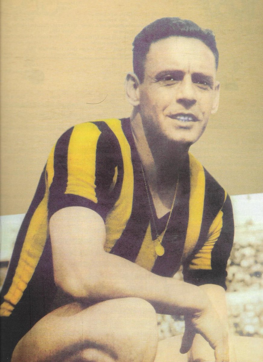 HistoriaCAP's tweet image. 🗓️#UnDíaComoHoy de 1949, @OficialCAP vencía 3-1 a Nacional por el Campeonato Competencia
🏟️Centenario
⚽Juan Eduardo Hohberg
⚽Óscar Míguez
⚽Ernesto Vidal
🏆6to título en el Campeonato Competencia, año de la triple corona y el clásico de la 1er fuga