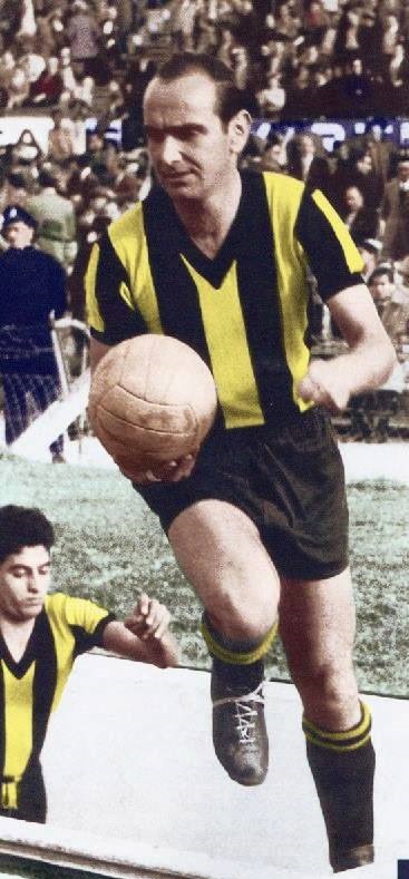HistoriaCAP's tweet image. 🗓️#UnDíaComoHoy de 1949, @OficialCAP vencía 3-1 a Nacional por el Campeonato Competencia
🏟️Centenario
⚽Juan Eduardo Hohberg
⚽Óscar Míguez
⚽Ernesto Vidal
🏆6to título en el Campeonato Competencia, año de la triple corona y el clásico de la 1er fuga