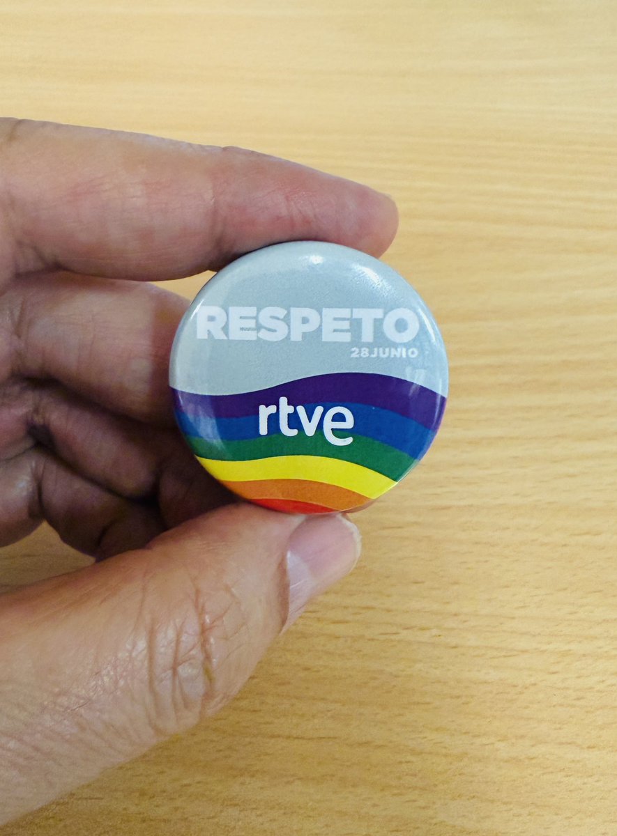 Carlos del Amor (@cdelamor_) on Twitter photo Me gusta llegar al trabajo y que me den la chapa. #RTVEOrgullosa 
#Respeto Me gusta llegar al trabajo y que me den la chapa. #RTVEOrgullosa 
#Respeto