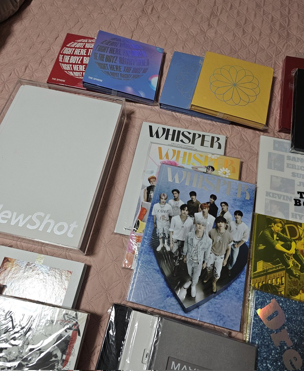 🛒  wts lfb ! #OnTelle • ph

— QS ! TBZ Unsealed Albums
      ⌕ buy 1 take 1 !
      ⌕ 50/ea for albums
      ⌕ newshot: qyop
      ⌕ official pc freebies ♡
      ⌕ reply/dm mine
      ⌕ read buystelle.carrd.co

## the boyz whisper dreamlike reveal maverick diy