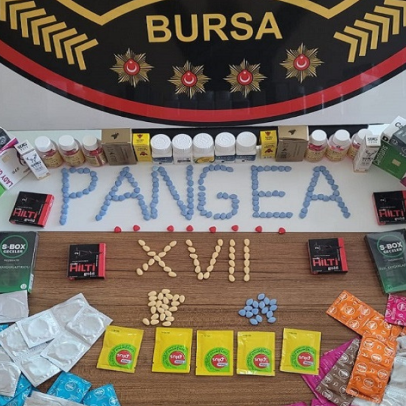 INTERPOL_HQ's tweet photo. Record 769 arrests and USD 65 million in illicit pharmaceuticals seized in global bust.💊 

An operation across 90 countries has resulted in the seizure of 50.4 million doses of illicit pharmaceuticals, highlighting the alarming scale of the global trade in counterfeit medicines.