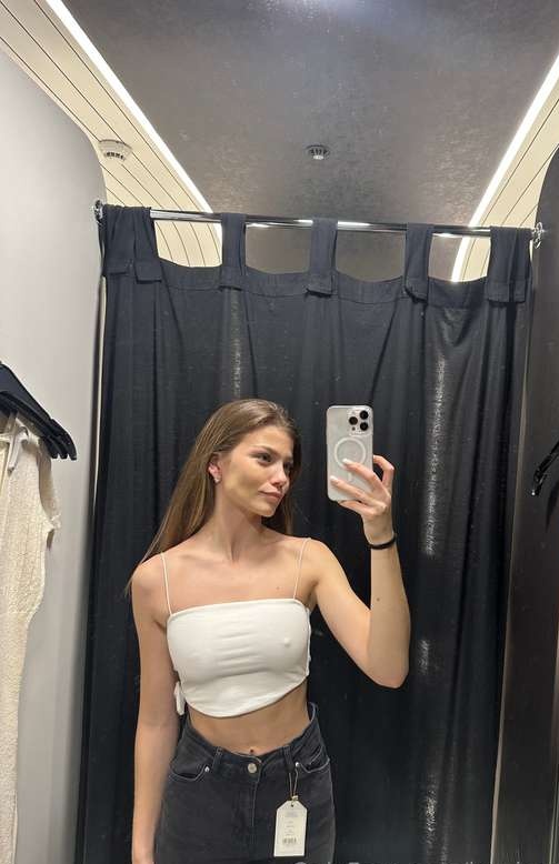 Как джинсы? Да хотя о чём это я
😂