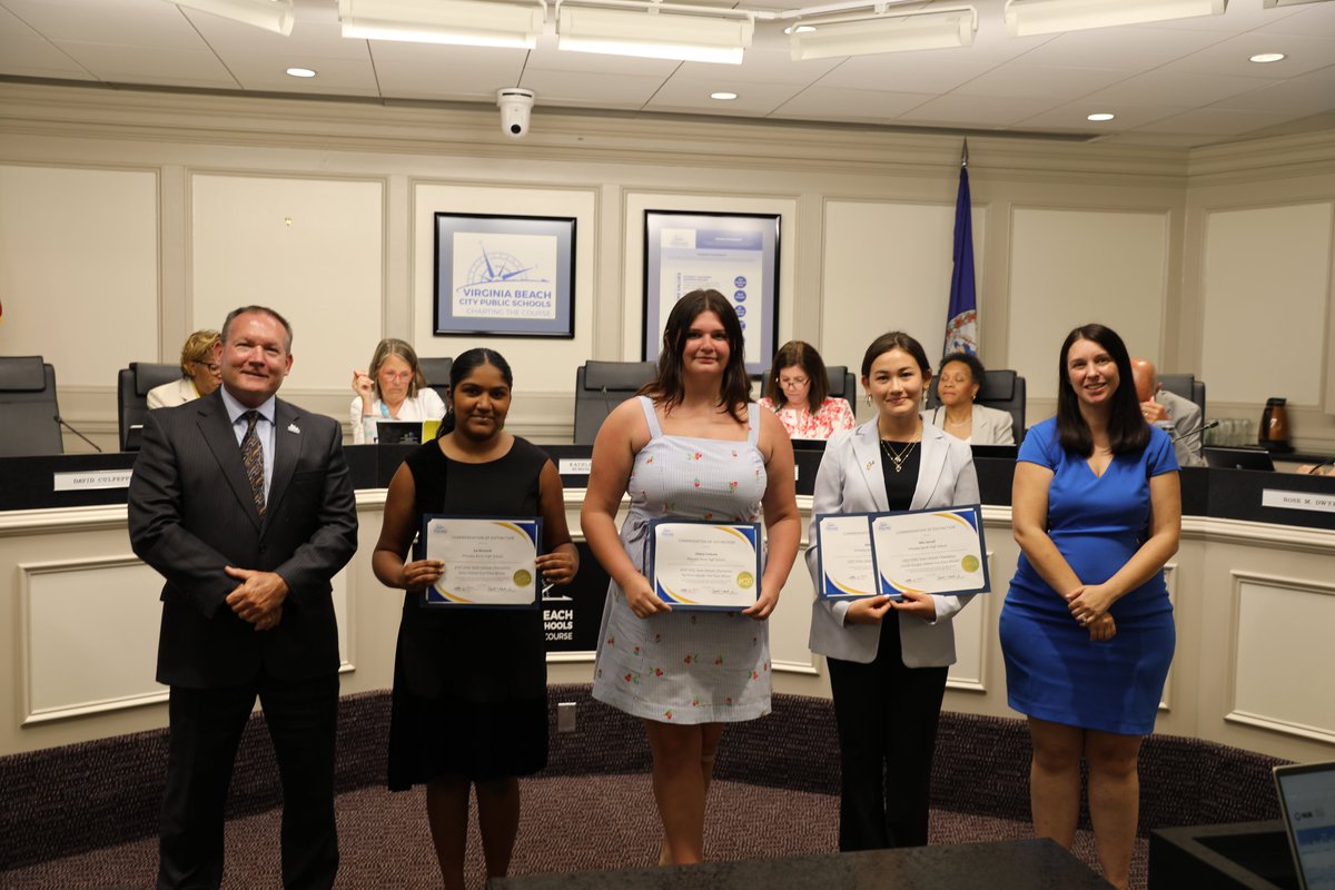 🎉 VBCPS students = champions on every stage!

🏅 Top 20 Under 20
🗣️ VHSL Speech – First Colonial
🏆 Debate Champs – Princess Anne

So proud of these outstanding achievements! 💙💛
#VBCPSProud