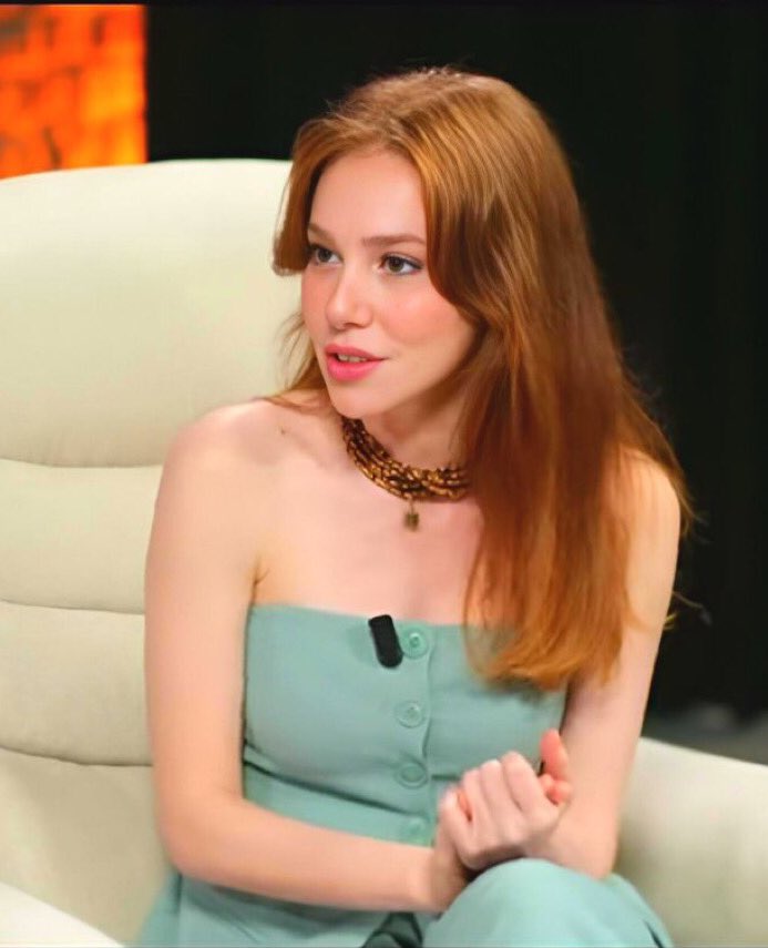 Never forget how special you are. Good morning!💚💐
#ElçinSangu