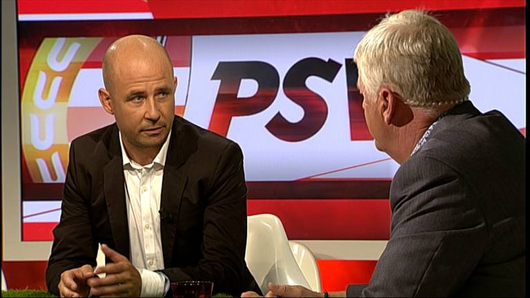 Sonofagun26931's tweet photo. Omdat het #transferperiode is, een ode aan de allerbeste clubwatcher: Thijs Slegers. Lieve Thijs, benieuwd hoe je van boven naar #PSV en de transferperiode kijkt. We missen je.Jij maakte de club opener en bracht ons in de jaren daarvoor als eerste van (PSV)nieuws op de hoogte📰🕯️ https://t.co/KtxDOTkiMn