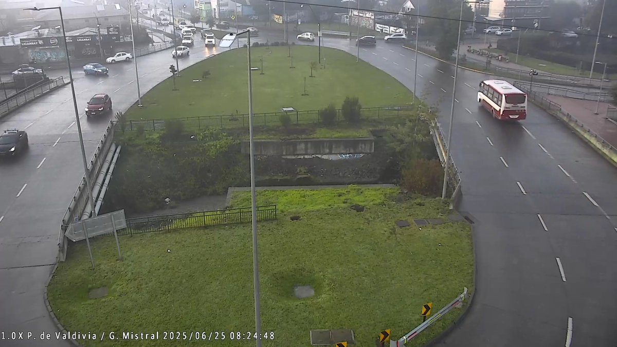 Ahora (08:23) Situación del tránsito en Av. Pedro de Valdivia #Temuco <a href="/MTTLaAraucania/">SeremiTT Región de La Araucanía</a>