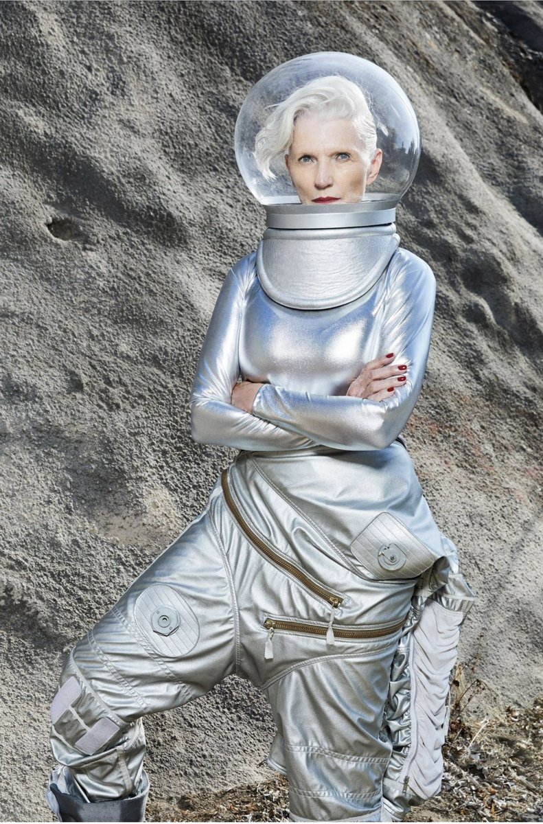 mayemusk's tweet image. Posting my @harpersbazaarus astronaut editorial to celebrate four real astronauts on their way to the international space station today. They are from America, Hungary, Poland and India 🧑‍🚀🧑‍🚀🧑‍🚀🧑‍🚀 👏👏👏👏 @SpaceX 🚀 @Space_Station @Axiom_Space