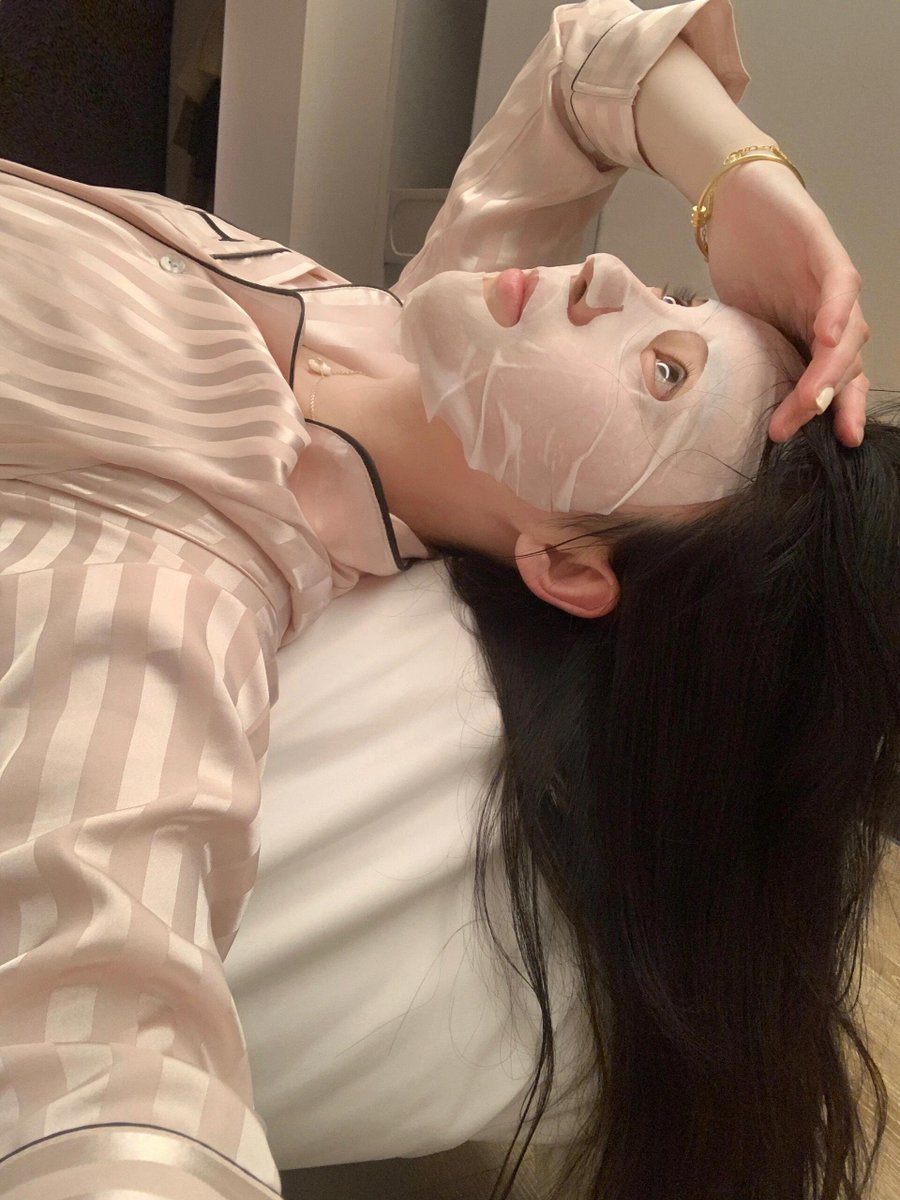 Wake up early for skin care moments😌💆‍♀️