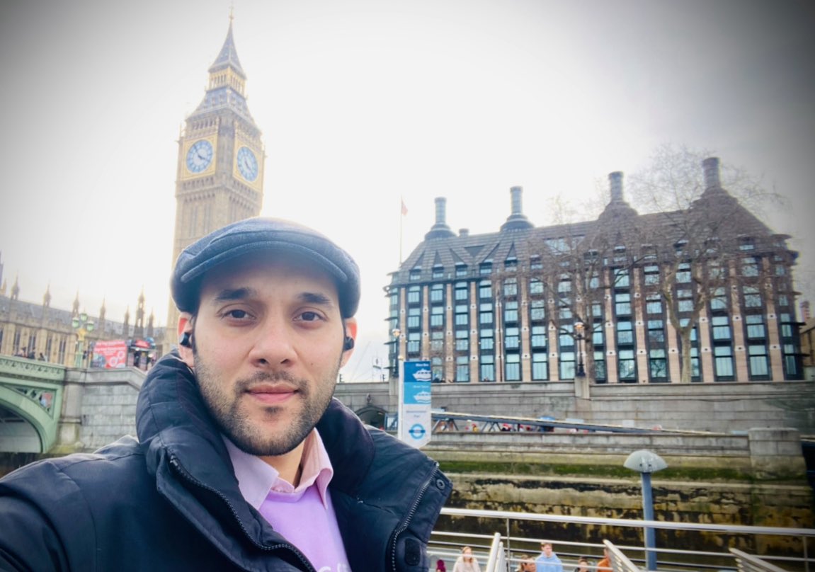 Nahi main kabhi London nahi gaya. Ye sab photoshop hai. 

Apne sheher ke chaurahe par apni selfie click karke tu bhi post karde please🤣