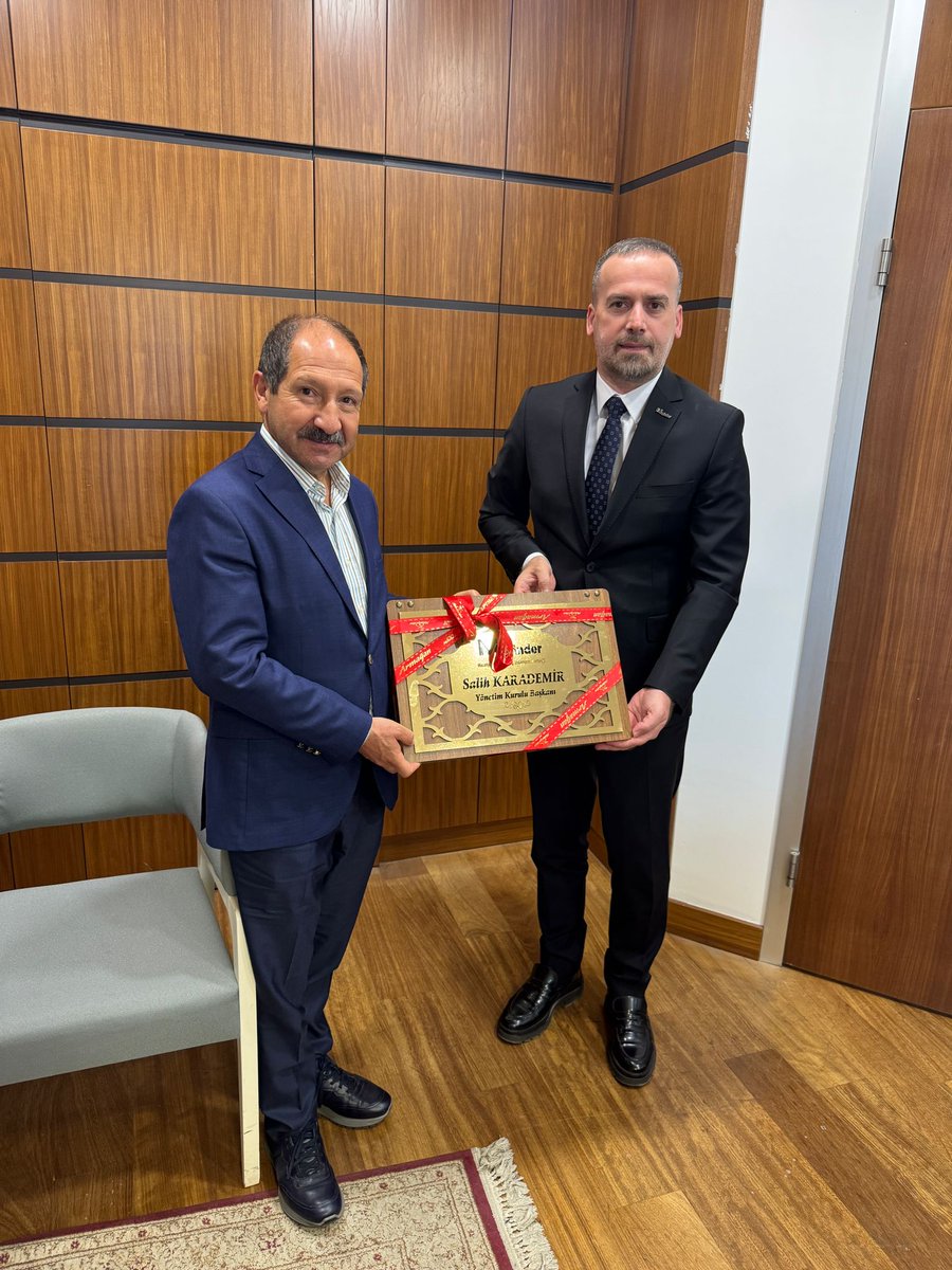 📍TBMM
23-24. Dönem Ak Parti Malatya Milletvekilimiz, Türk Parlamenterler Birliği Genel Sekreteri Değerli Büyüğüm; Ömer Faruk ÖZ'ü Gazi Meclisimizde ziyaret ettim.

Nazik misafirperverliği ve hoş sohbetlerinden dolayı teşekkür ediyorum.
#Malatya #Ankara #ziyaret