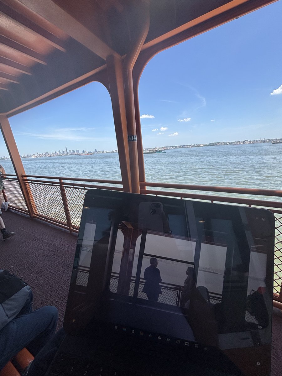 ComplyAdvantage's tweet image. 🎬 🍏 From the Big Apple to a screen near you! We've been working on something special with the team at @DailyPay.
Stay tuned – the full story is coming soon. 👀