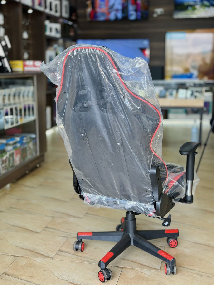 High-Back Gaming Chair |  Racing Office Desk Chair | Adjustable  Executive Chair🏷️1,000,000UGX 
#legendsaccessories