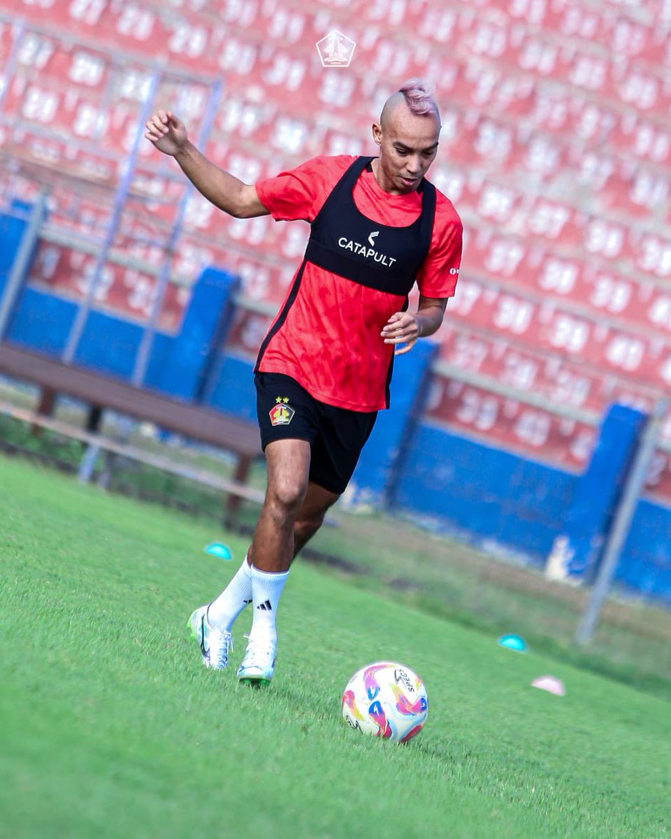 Persik Kediri on X: "Day one. Welcome to Brawijaya, Novri Setiawan ! 🤫💜  #Djajati #PersikKediri https://t.co/kefzcDRxNE" / X