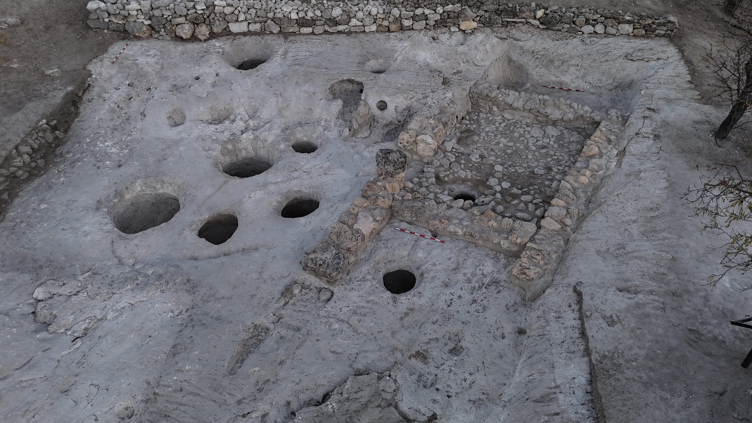 CanalUGR's tweet photo. 🔎 ¿Estudias Arqueología e Historia? ¡Esto te interesa!

🦴 Un equipo arqueológico de la #UGR ofrece seis plazas a pensión completa para participar en los trabajos de un yacimiento en Tózar📍

Para saber más➡️ https://t.co/61bu4J6eDt https://t.co/cbUxbtd09C