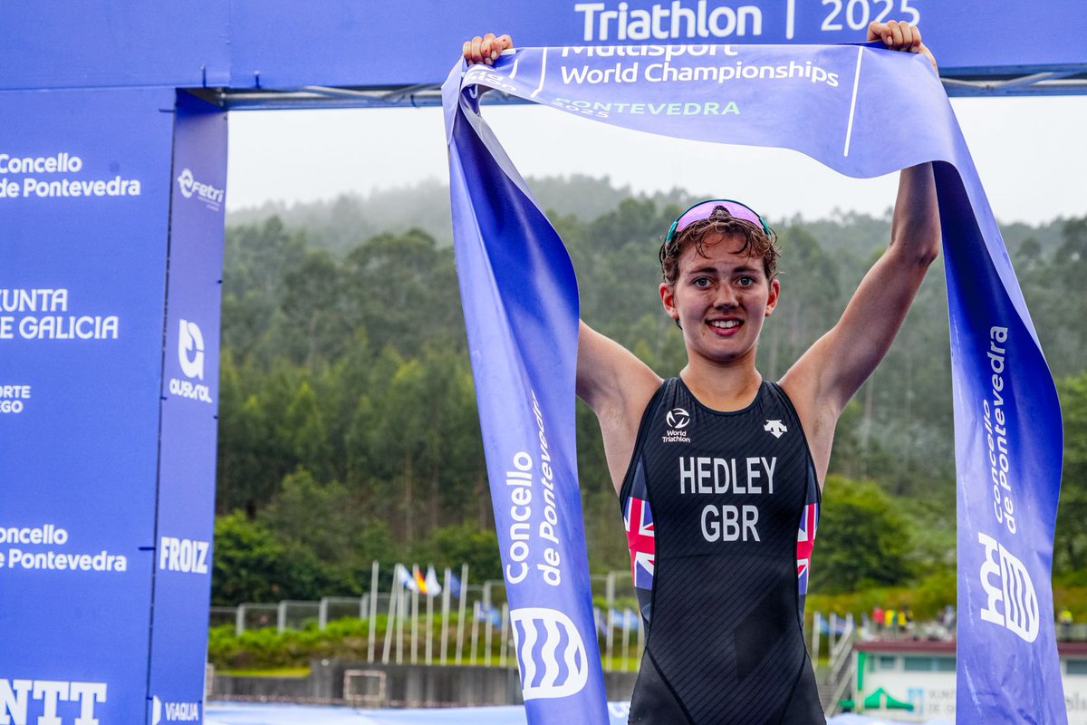 scottishtri's tweet photo. ON TOP OF THE WORLD 🌍

Isla Hedley pulled it out the bag yesterday, putting together an exceptional performance on a tough course to become the Under 23 Cross Triathlon World Champion 👏

A great result for Mia Padmanabhan who took 3rd!

📸 @worldtriathlon 

#Triathlon https://t.co/0NtjepUsWi