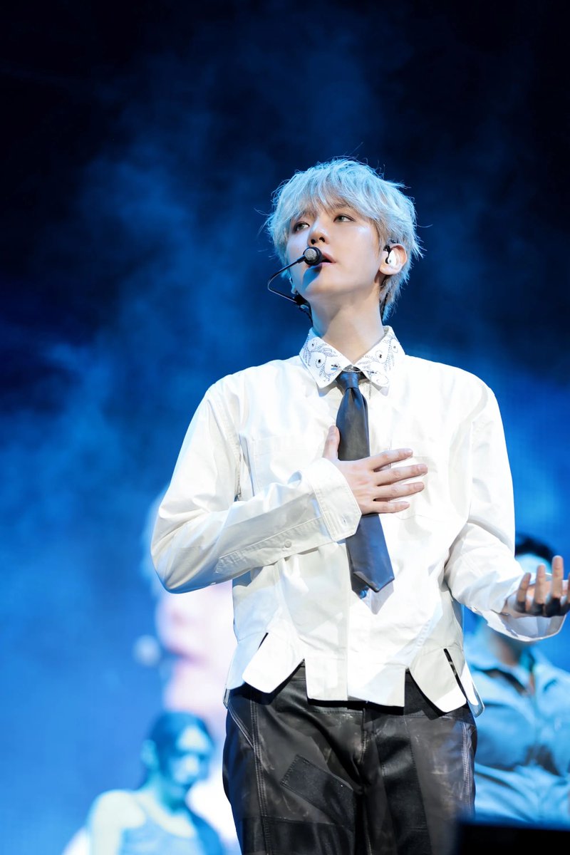 What Reverie means as a World Tour 

Baekhyun: I want to be able to meet those fans (that haven't been able to see me live), and have them reminisce about their journey as a fan- and kind of fall in love with me all over again 

#BAEKHYUN @B_Hundred_hyun 💭💜