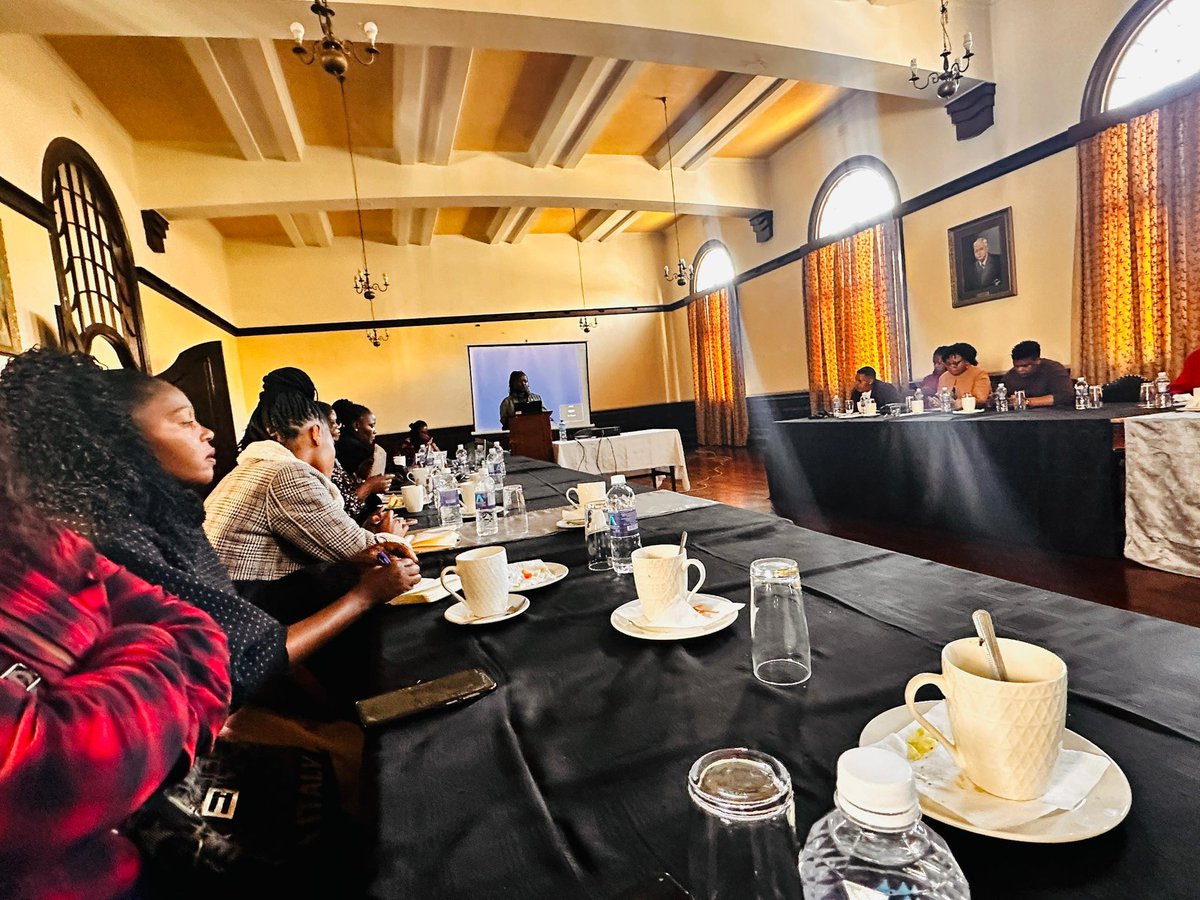 TheGirlsTable tweet media