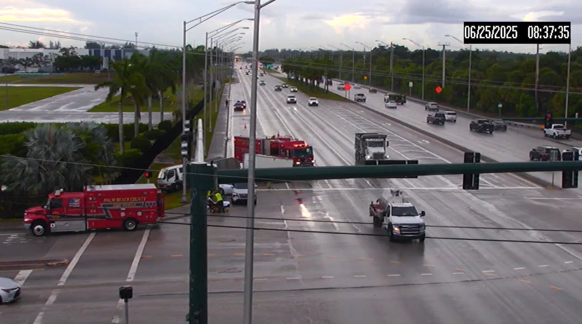 wpbf_yasmine's tweet image. BAD CRASH: On Southern Blvd. west and Fairgrounds Road. Landscaping truck vs. car and PBSO tells me there are only minor injuries. It's not causing major delays but remember to move over a lane per Florida law as you pass it #FirstWarningTraffic @WPBF25News