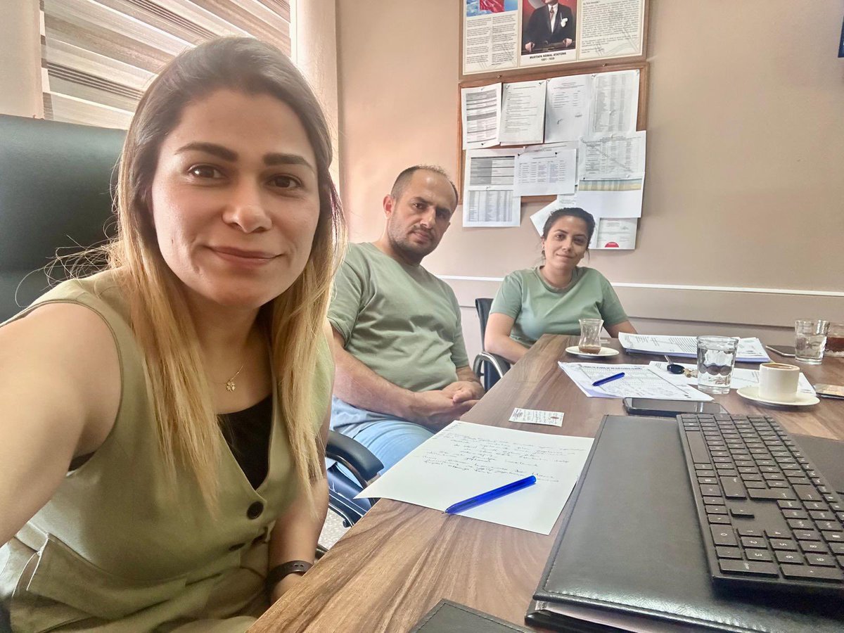 Mut Rehberlik ve Araştırma Merkezi (@mutram33) on Twitter photo Ram Müdürü Aydan Sümer Aslan ve Rehberlik Hizmetleri bölüm başkanı Yunus Elci İl Milli Eğitim Müdürlüğü tarafından düzenlenen Rehberlik ve Psikolojik DanışmaHizmetleri İl YürütmeKomisyonu toplantısına katılım sağlamıştır <a href="/hasantpl01/">HASAN TOPAL</a> <a href="/MersinMEM/">Mersin İl Millî Eğitim Müdürlüğü</a> <a href="/fazilet_durmus/">Fazilet Öğretmen 🇹🇷</a> <a href="/mut_mem/">Mut İlçe MEM</a> <a href="/erddlk33/">Erdal DÖLEK 🇹🇷</a> Ram Müdürü Aydan Sümer Aslan ve Rehberlik Hizmetleri bölüm başkanı Yunus Elci İl Milli Eğitim Müdürlüğü tarafından düzenlenen Rehberlik ve Psikolojik DanışmaHizmetleri İl YürütmeKomisyonu toplantısına katılım sağlamıştır <a href="/hasantpl01/">HASAN TOPAL</a> <a href="/MersinMEM/">Mersin İl Millî Eğitim Müdürlüğü</a> <a href="/fazilet_durmus/">Fazilet Öğretmen 🇹🇷</a> <a href="/mut_mem/">Mut İlçe MEM</a> <a href="/erddlk33/">Erdal DÖLEK 🇹🇷</a>