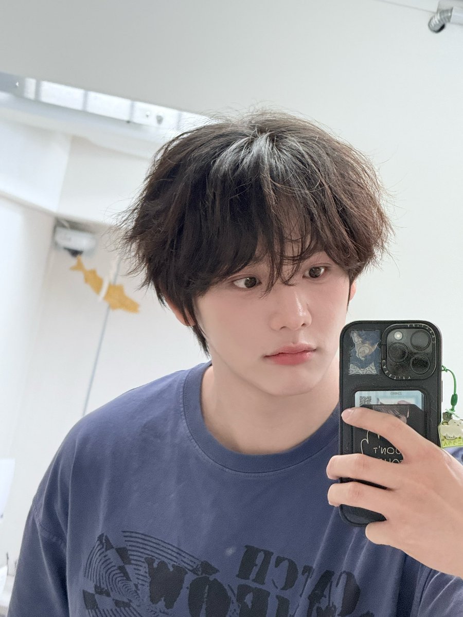 XODIAC_MEMBERS's tweet photo. [#씽]

이번 노래 다 들었어?🥶

#XODIAC #소디엑 #SING #씽 https://t.co/Buq18VHMYM
