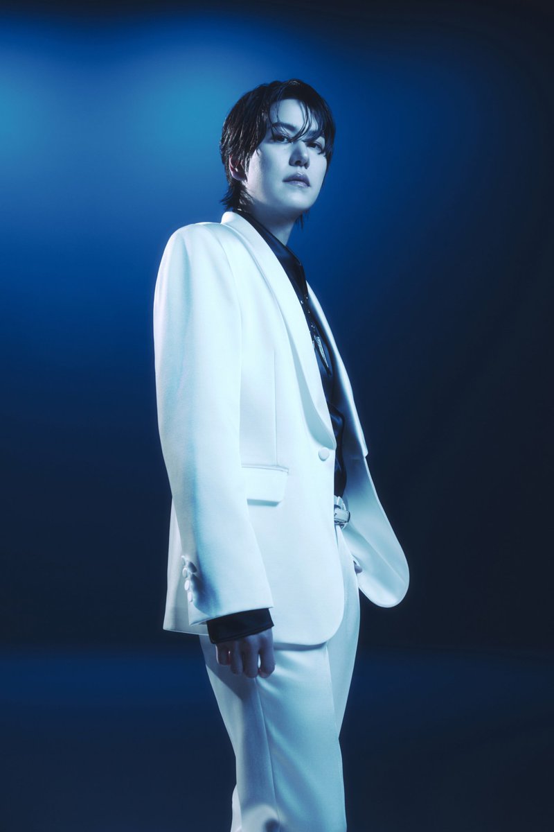 superjuniorbase's tweet image. Kyuhyun of Super Junior is as beautiful as the last blush of a sunset lingering in the twilight in new teasers.