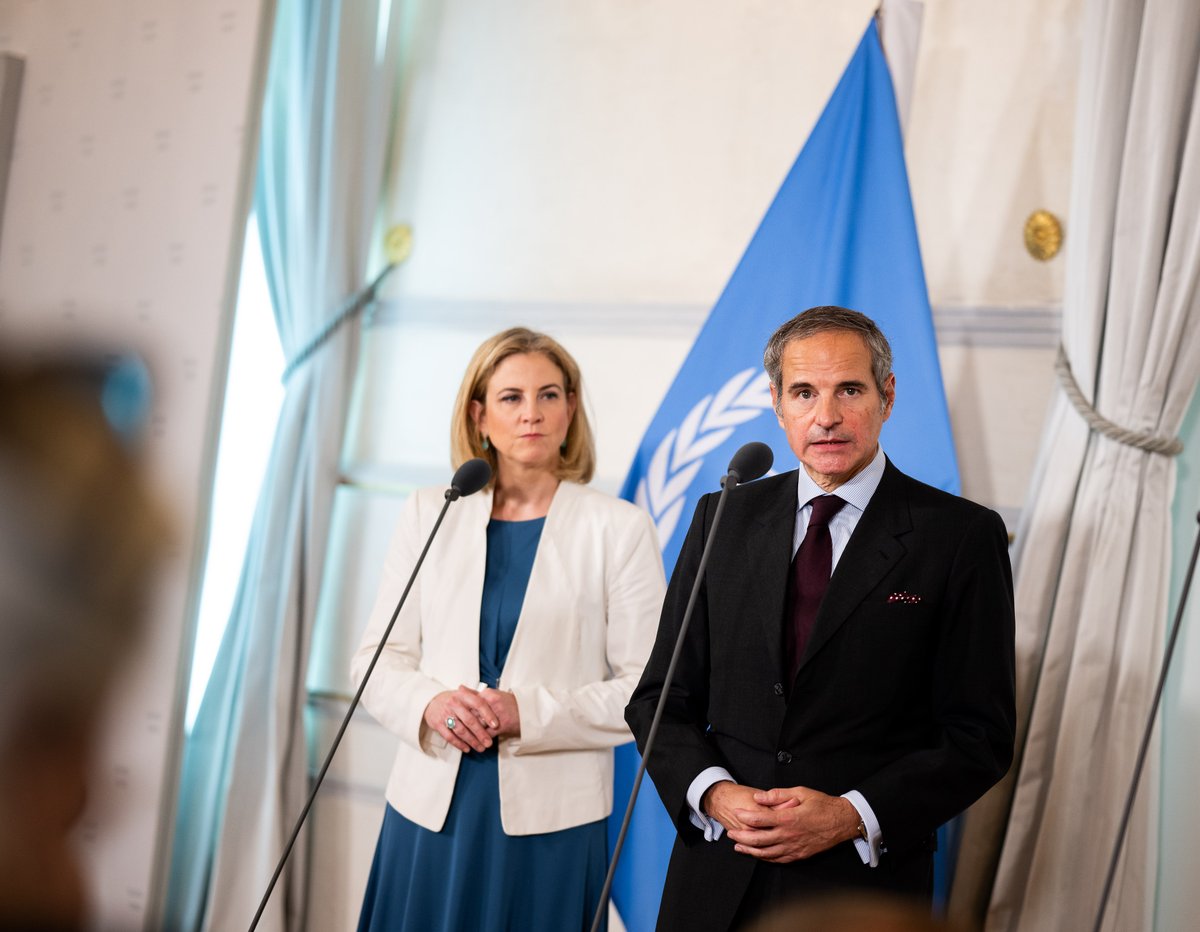 Beate Meinl-Reisinger (@bmeinl) on Twitter photo Als Bundesregierung haben wir uns heute, zusammen mit <a href="/iaeaorg/">IAEA - International Atomic Energy Agency ⚛️</a> Generaldirektor <a href="/rafaelmgrossi/">Rafael Mariano Grossi</a> , zur Lage im Nahen Osten ausgetauscht. Wir sind uns einig: Ein neuer Flächenbrand muss verhindert werden. Ich appelliere an alle Seiten: Setzen wir den Waffenstillstand um und nutzen Als Bundesregierung haben wir uns heute, zusammen mit <a href="/iaeaorg/">IAEA - International Atomic Energy Agency ⚛️</a> Generaldirektor <a href="/rafaelmgrossi/">Rafael Mariano Grossi</a> , zur Lage im Nahen Osten ausgetauscht. Wir sind uns einig: Ein neuer Flächenbrand muss verhindert werden. Ich appelliere an alle Seiten: Setzen wir den Waffenstillstand um und nutzen