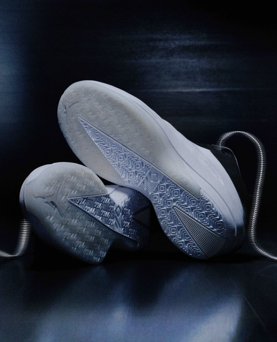 WearTesters's tweet image. The Jordan 40 is priced at $200 and releases July 12, 2025. It&apos;ll be worn by Orlando Magic star Paolo Banchero.

Tech specs:
- Full length ZoomX
- Zoom strobel
- Premium leather upper
- 360-degree webbing containment system

More details on our IG --&amp;gt; instagram.com/weartesters