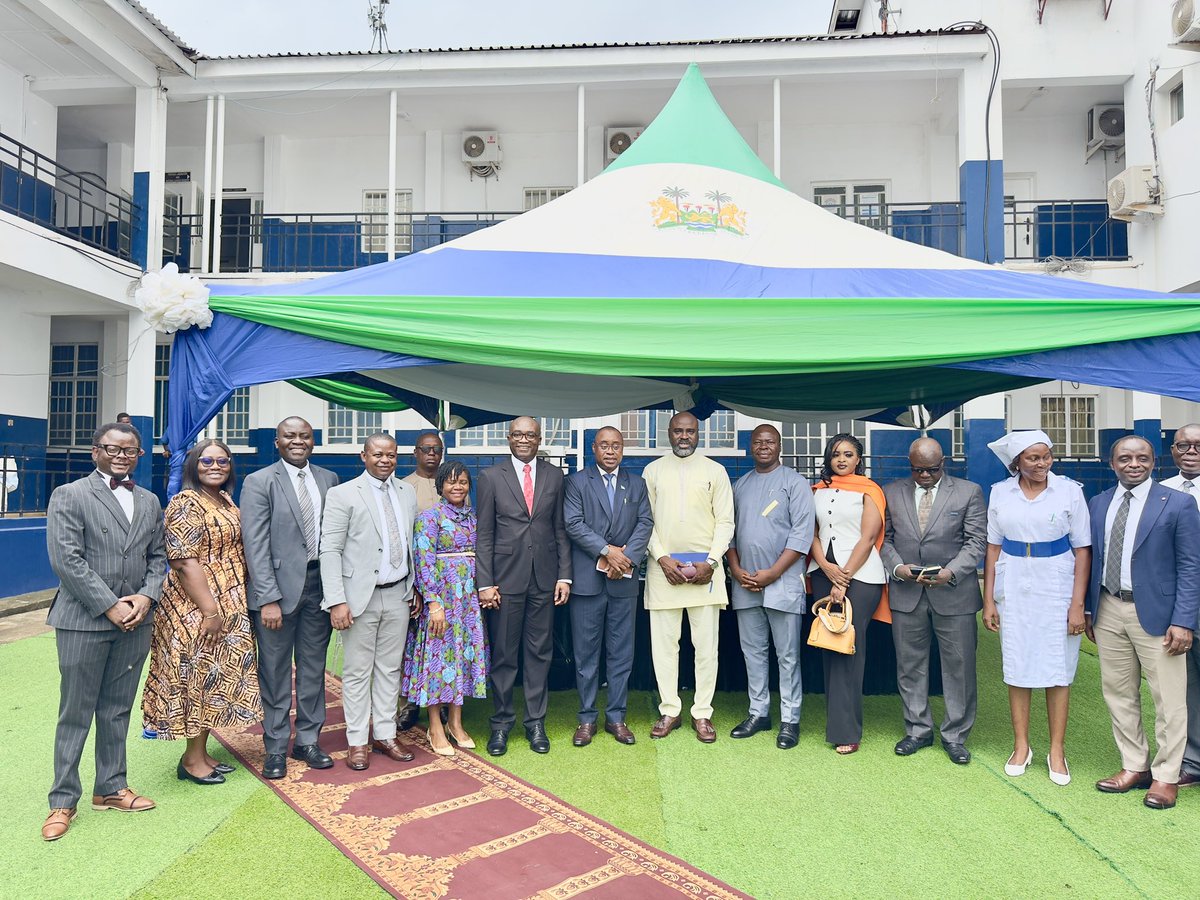 mohs_sl's tweet image. Another exciting news for #ConnaughtHospital as @CharlesSenessie reopens the newly renovated ICU with state-of-the-art equipment and uninterrupted oxygen supply. Funded by the Later Days Saints Church, this facility will now provide quality care to critically ill patients.