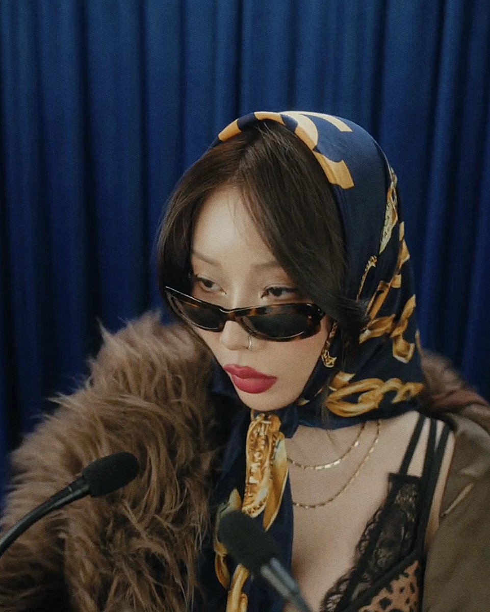 jessicah_opl's tweet photo. i need you all to support my girl jessi. she’s having a comeback this Friday! she can’t promote due to being banned by kmedia so a listen to her new song newsflash will be appreciated 🫶
#jessi #newsflash https://t.co/6kErJhLTmN