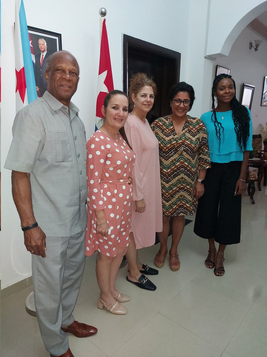Viceministra cubana de Educación, Marlen Triana Mederos, visita la Embajada de #Cuba en #Djibouti