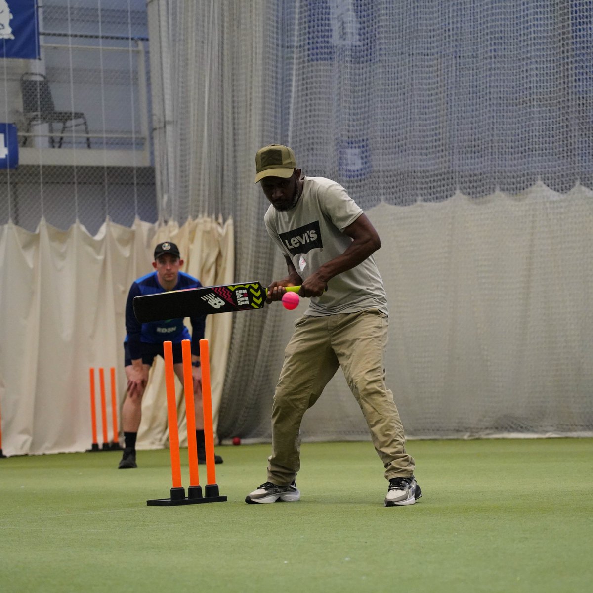 WarwickshireCF's tweet photo. Thank you to everyone who joined us last night for our LGBTQ+ cricket taster session! 🏳️‍🌈

It was amazing to see so many new faces giving cricket a go for the first time.

#WCF | @out4cricket | @bhamunicorns https://t.co/pEHbhnPKF5
