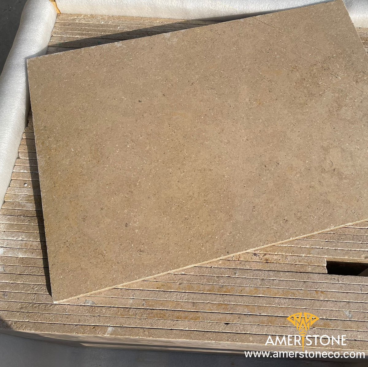 amerstoneco's tweet photo. S I N A I   P E A R L  limestone

For more details and inquiries contact us on:
Whatsapp: +201101772448
E-mail: export@amerstoneco.com

#marble #granite #onyx #travertine #sandstone #naturalstones #construction #buildingmaterials #marbleflooring #paving #pavimentos #marbledesign https://t.co/kJrcm4OuA1
