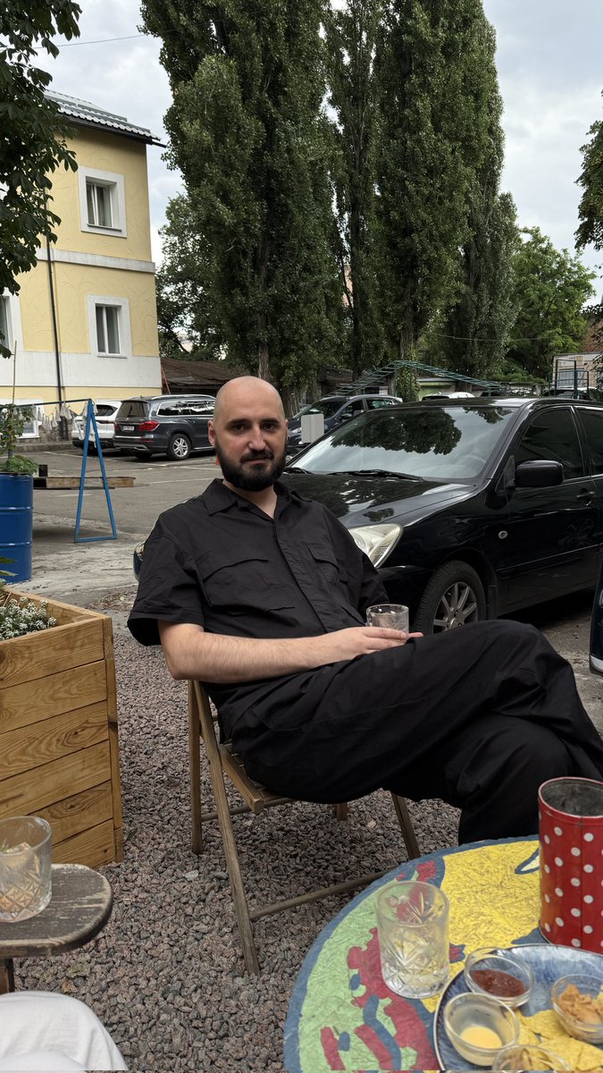 напад корови tweet media