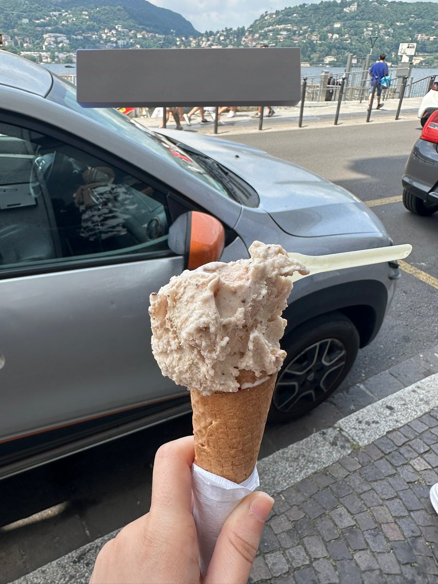 bladee69's tweet photo. gocciole gelato + poke and cherry boba
chillin in lake como
#EatingDatTwitter #EatingDat https://t.co/Zf5e7siIbe