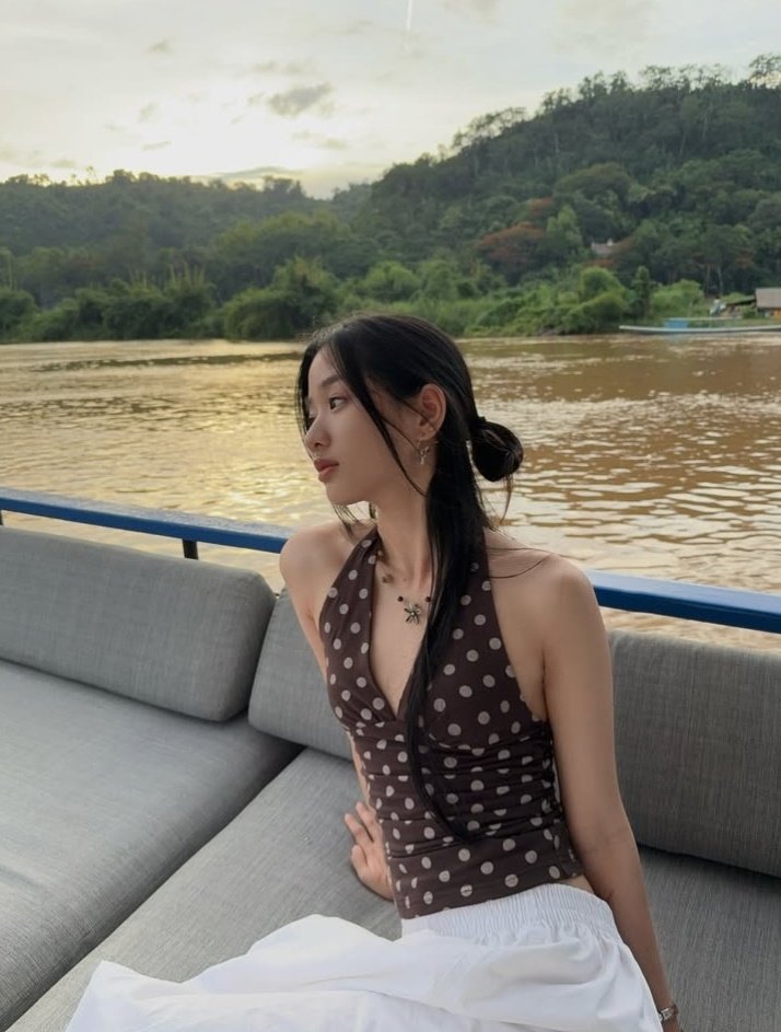 nicstree's tweet photo. Enjoy your vacation our pretty girl!!❤💖
#tontawan #intuyou
#AvaniLuangPrabang
#mekongriver #TheMarComPro https://t.co/RAfT4WHAeN
