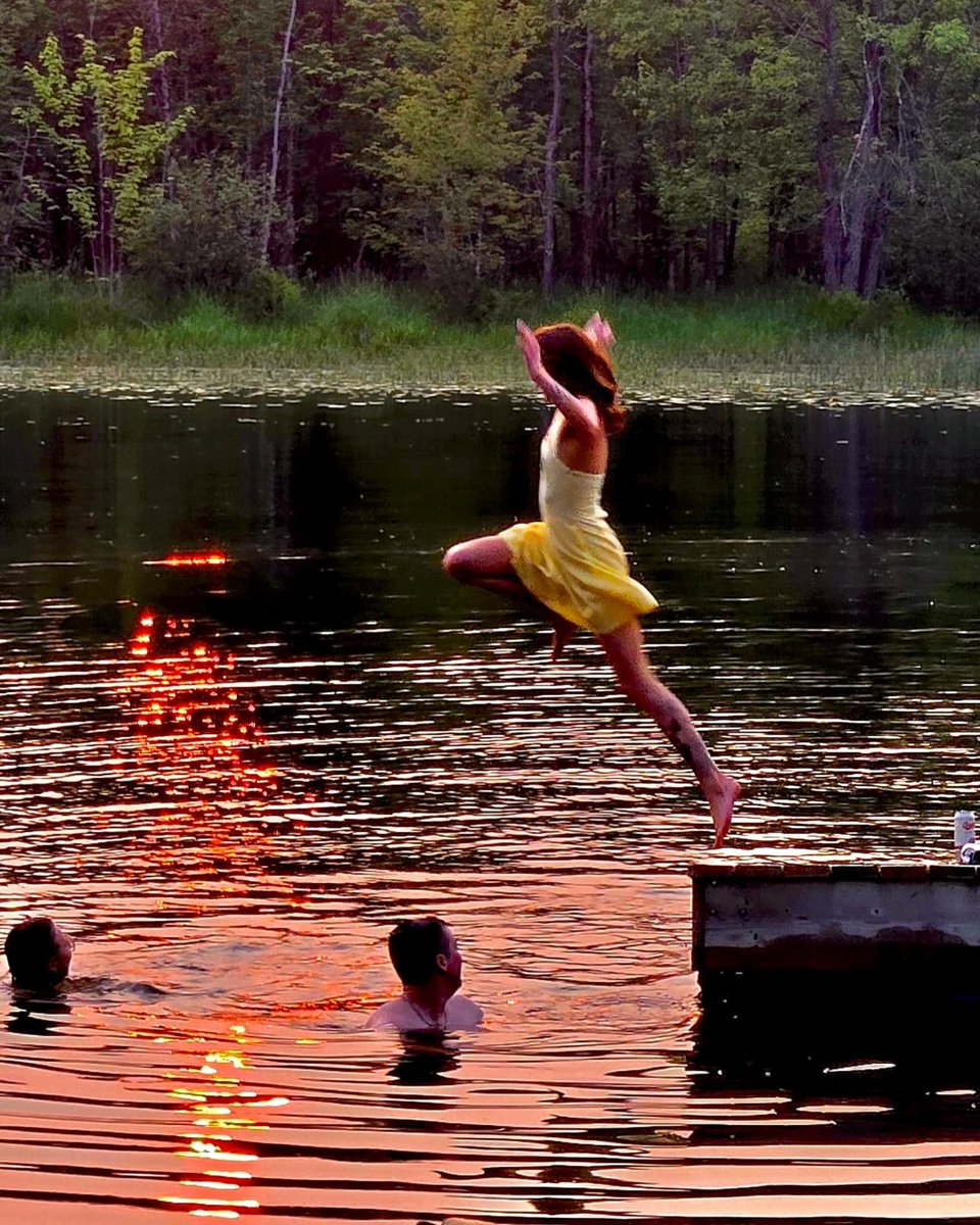 Jumping into summer like… 

📸 @closscrossing
📍Lanark 

#ComeWander #OntariosHighlands #LanarkCounty #Lanark #CrossCrossing #SummerMagic #DockDays #LakeLife #GoldenHourGlow #HighlandsMoments