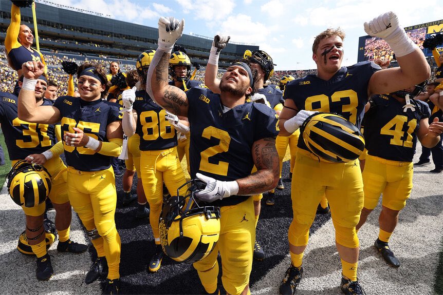 NigelNewkirk2's tweet image. Blessed to receive an offer from the University of Michigan🟡🔵 #AGTG @Coach_AlfordUM @bsa28_ @Andrew_Ivins @adamgorney @samspiegs @RustyMansell_ @JeremyO_Johnson @ChadSimmons_
@thelegendcoachj
