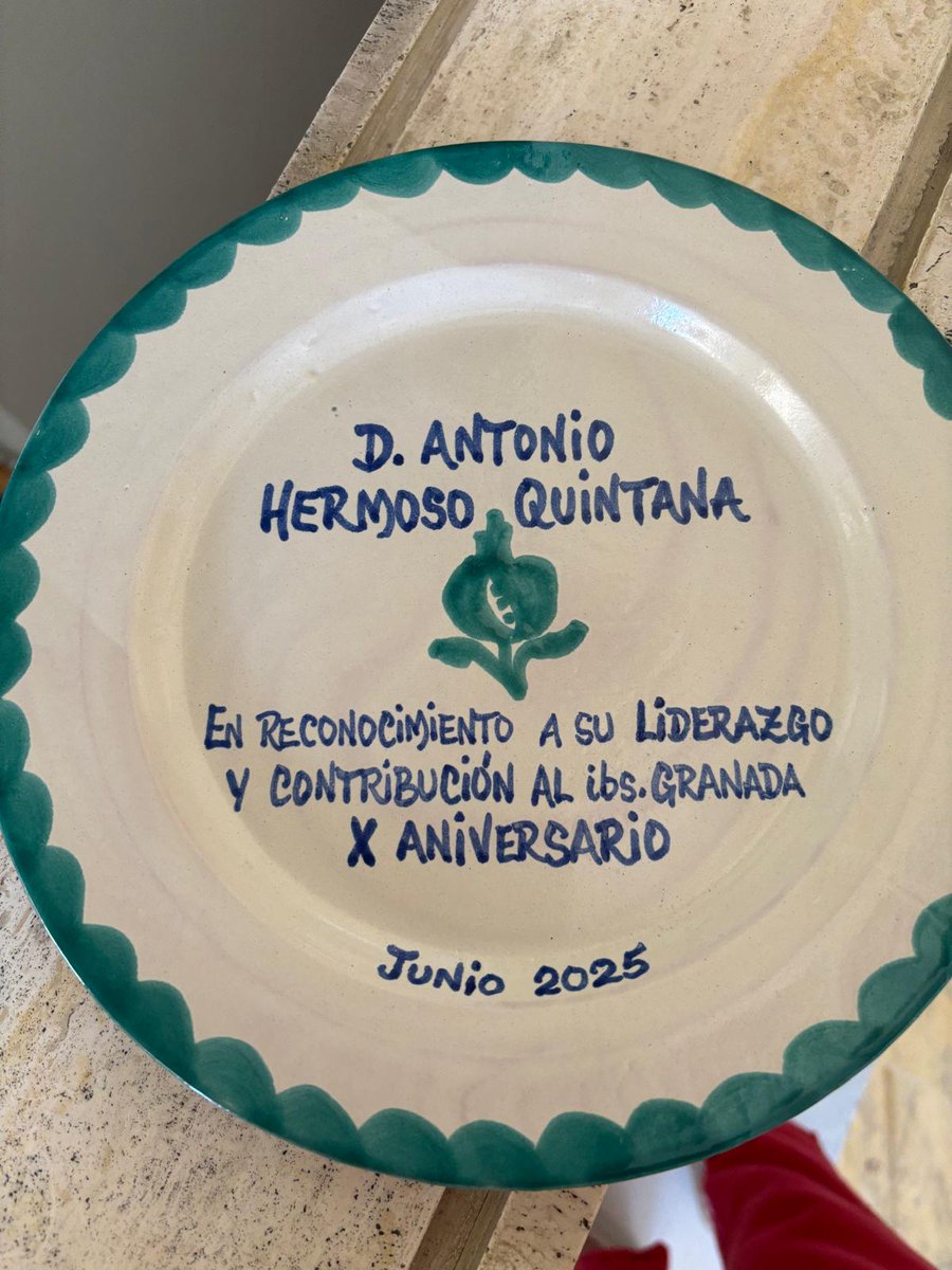 Plataforma Asociaciones de Pacientes de Granada (@pl_pacientesgr) on Twitter photo 👏 En el X aniversario de <a href="/ibsGRANADA/">ibs.GRANADA</a>, fue homenajeado nuestro presidente Antonio Hermoso Quintana, por su labor al frente de la Plataforma de Pacientes de Granada y su compromiso con la investigación biomédica. ¡Gracias por dar voz a los pacientes! 💙
#Pacientes 👏 En el X aniversario de <a href="/ibsGRANADA/">ibs.GRANADA</a>, fue homenajeado nuestro presidente Antonio Hermoso Quintana, por su labor al frente de la Plataforma de Pacientes de Granada y su compromiso con la investigación biomédica. ¡Gracias por dar voz a los pacientes! 💙
#Pacientes