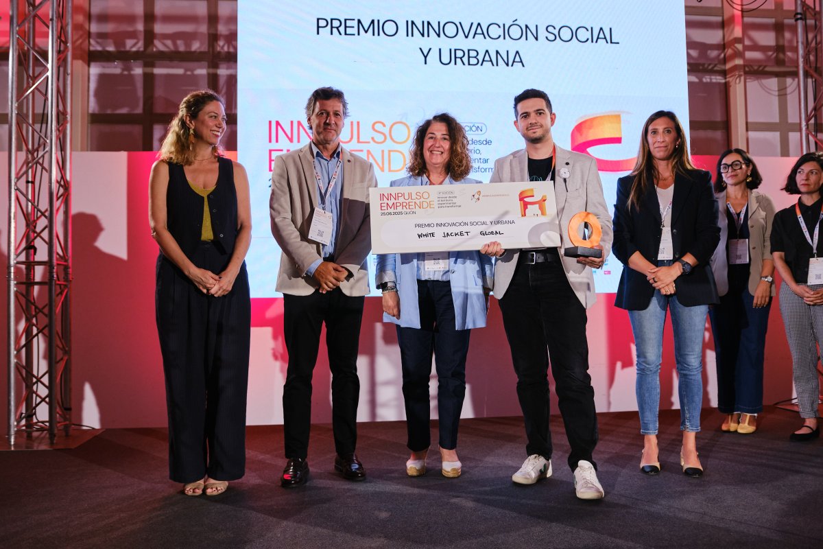 🏆 PREMIO #InnpulsoEmprende25 AL PROYECTO DE INNOVACIÓN SOCIAL:

¡#WhiteJacketGlobal de <a href="/matarocat/">Ajuntament de Mataró</a>!

¡FELICIDADES! 👏