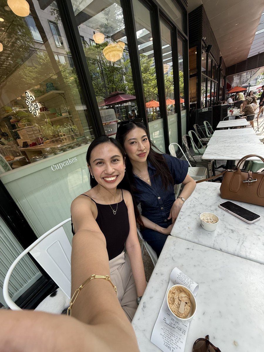 _ciaaamae's tweet photo. Bgc shenanigansss https://t.co/EQFEUlCGs5