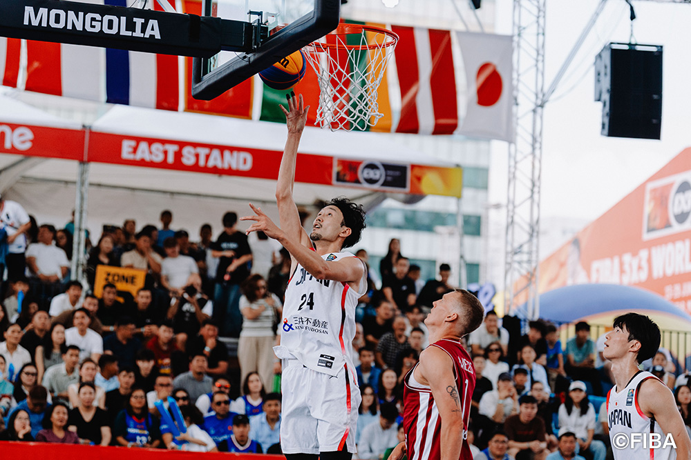 JAPAN_JBA's tweet photo. #AkatsukiJapan 3x3男子日本代表
🏆FIBA 3x3 ワールドカップ2025 #3x3WC
日本は3位でプレーイントーナメント進出決定（6月27日）！

👇予選プール DAY2結果
🇯🇵日本 14-21 ラトビア🇱🇻
（小澤9点、井後2点、仲西2点、出羽1点）
🇯🇵日本  21-20 モンゴル🇲🇳
（小澤15点、仲西3点、出羽2点、井後1点）

👇予選プールB順位
①アメリカ（4勝）
②ラトビア（3勝1敗）
③日本（2勝2敗）
④モンテネグロ（1勝3敗）
⑤モンゴル（4敗）

📍モンゴル・ウランバートル
https://t.co/DkY6mcRtGT

#バスケ #日本一丸 #バスケで日本を元気に