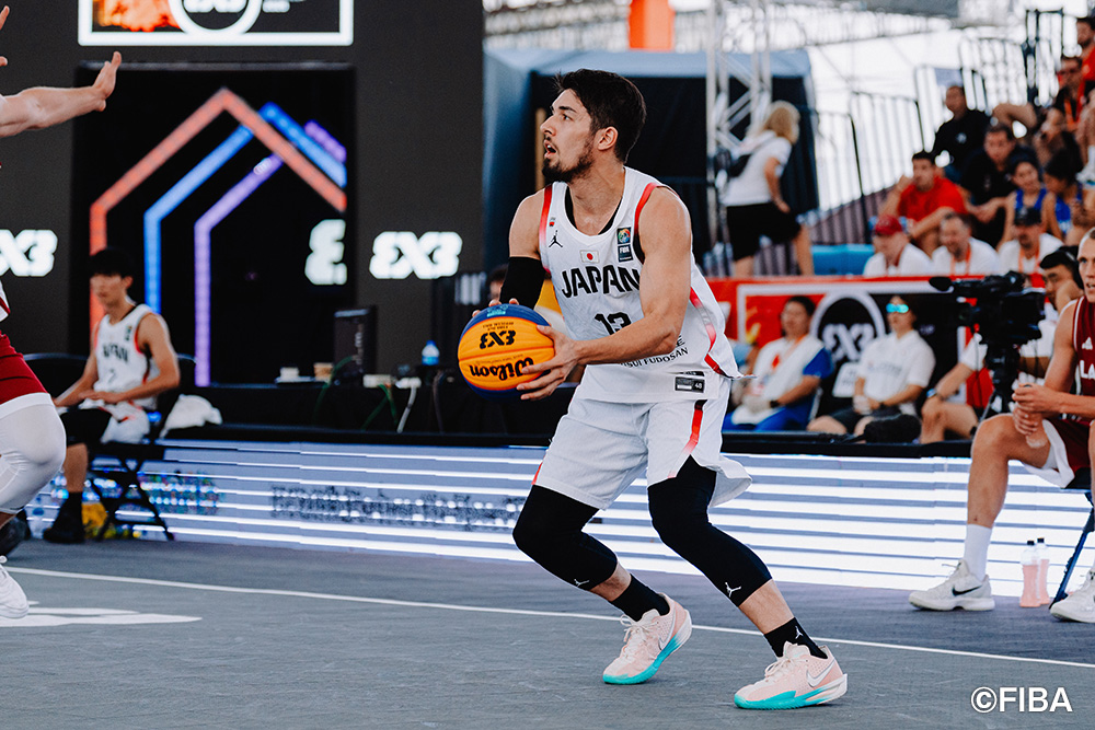 JAPAN_JBA's tweet photo. #AkatsukiJapan 3x3男子日本代表
🏆FIBA 3x3 ワールドカップ2025 #3x3WC
日本は3位でプレーイントーナメント進出決定（6月27日）！

👇予選プール DAY2結果
🇯🇵日本 14-21 ラトビア🇱🇻
（小澤9点、井後2点、仲西2点、出羽1点）
🇯🇵日本  21-20 モンゴル🇲🇳
（小澤15点、仲西3点、出羽2点、井後1点）

👇予選プールB順位
①アメリカ（4勝）
②ラトビア（3勝1敗）
③日本（2勝2敗）
④モンテネグロ（1勝3敗）
⑤モンゴル（4敗）

📍モンゴル・ウランバートル
https://t.co/DkY6mcRtGT

#バスケ #日本一丸 #バスケで日本を元気に