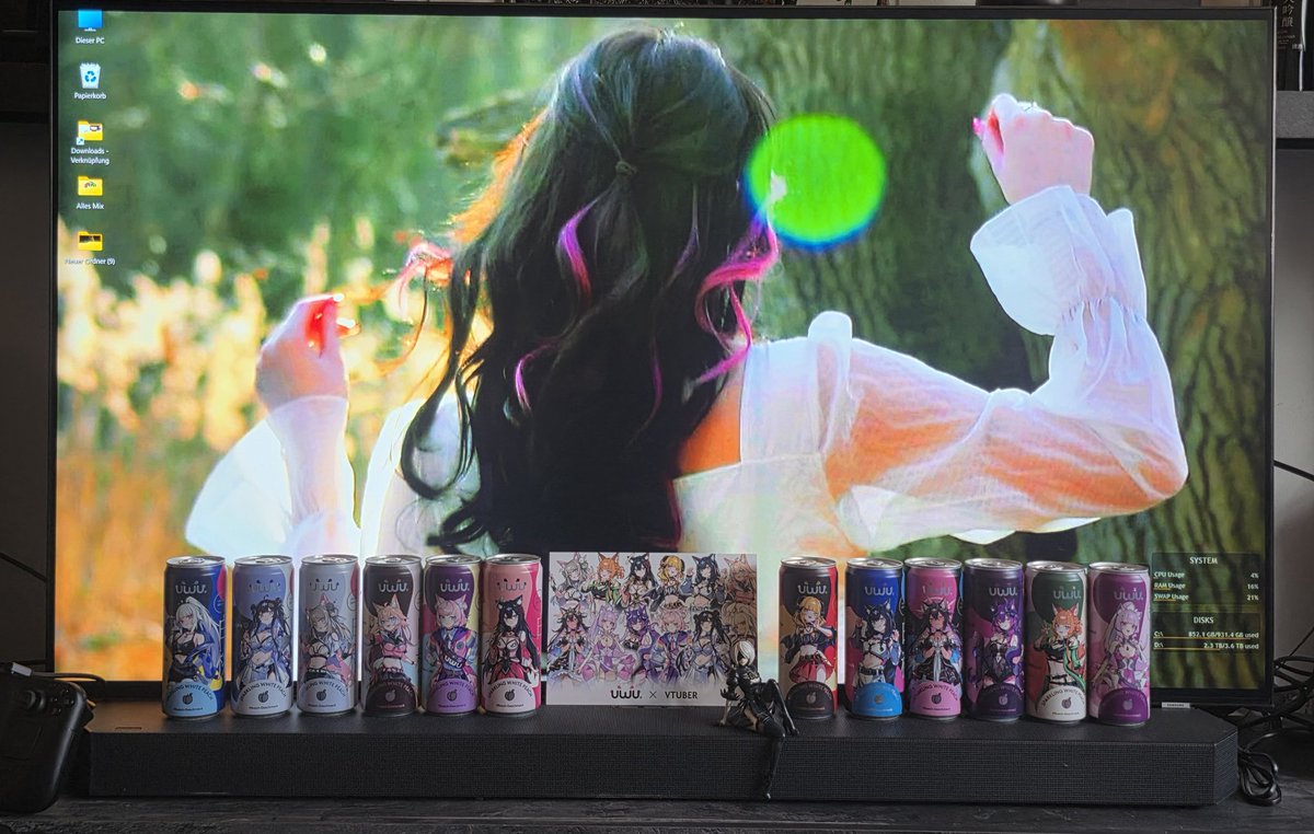 marcel_libbe's tweet image. Mein Paket ist heute endlichangekommen. 😁😋 @uwudrink