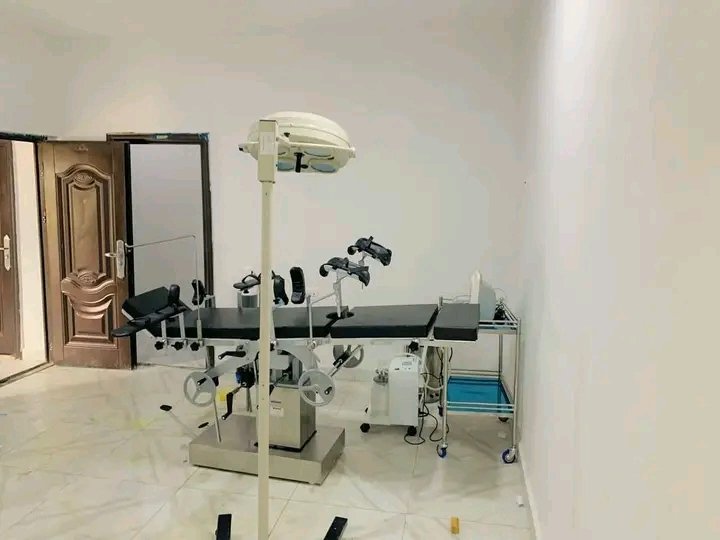 Bayelsa State Governor , Sen. Douye Diri has commissioned a 30-bed space well furnished Health Center at Tein-Biseni Clan , built by the Yenagoa LGA Chairman Hon Bulodisiye Ndewari.

This attest further to the fact that Gov Diri's Administration  doesn't interfere with LGA funds.